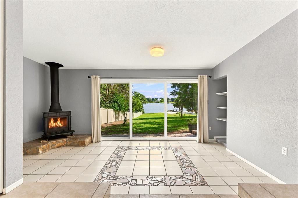 For Rent: $1,500 (1 beds, 1 baths, 878 Square Feet)