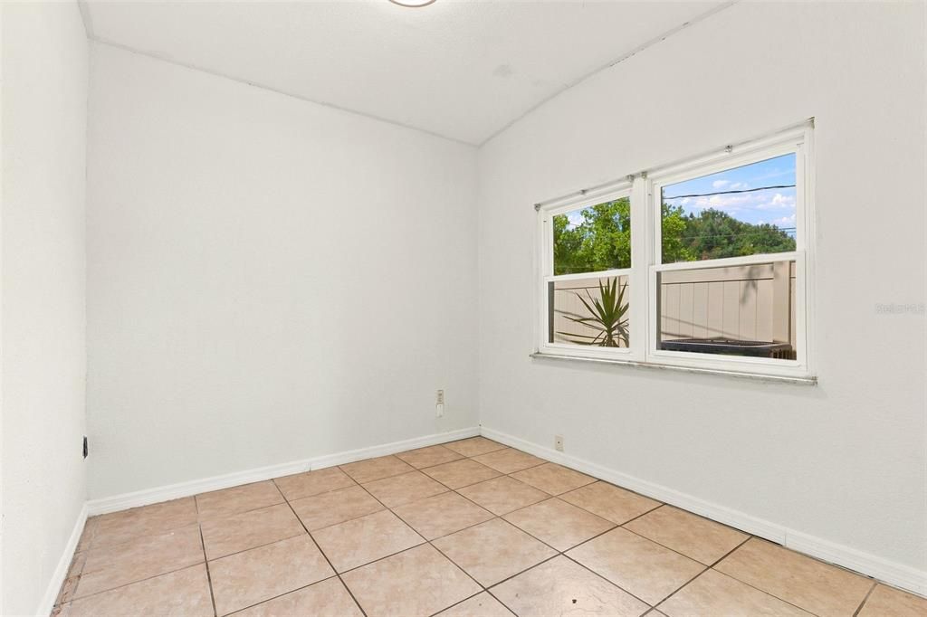 For Rent: $1,500 (1 beds, 1 baths, 878 Square Feet)