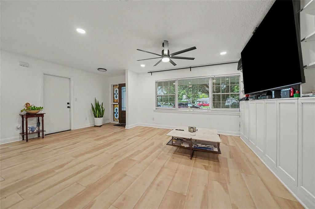 For Sale: $520,000 (4 beds, 2 baths, 1774 Square Feet)