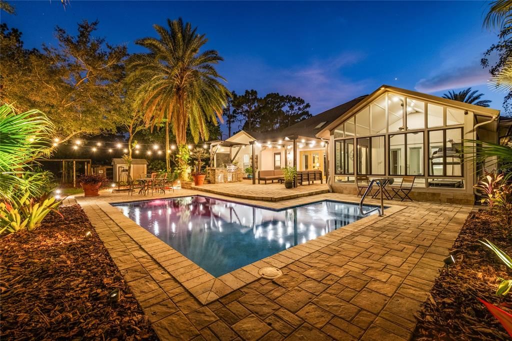 En Venta: $1,235,000 (4 camas, 2 baños, 2597 Pies cuadrados)