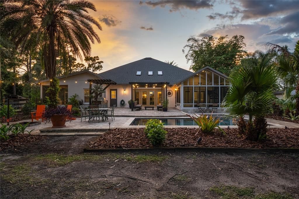 En Venta: $1,235,000 (4 camas, 2 baños, 2597 Pies cuadrados)