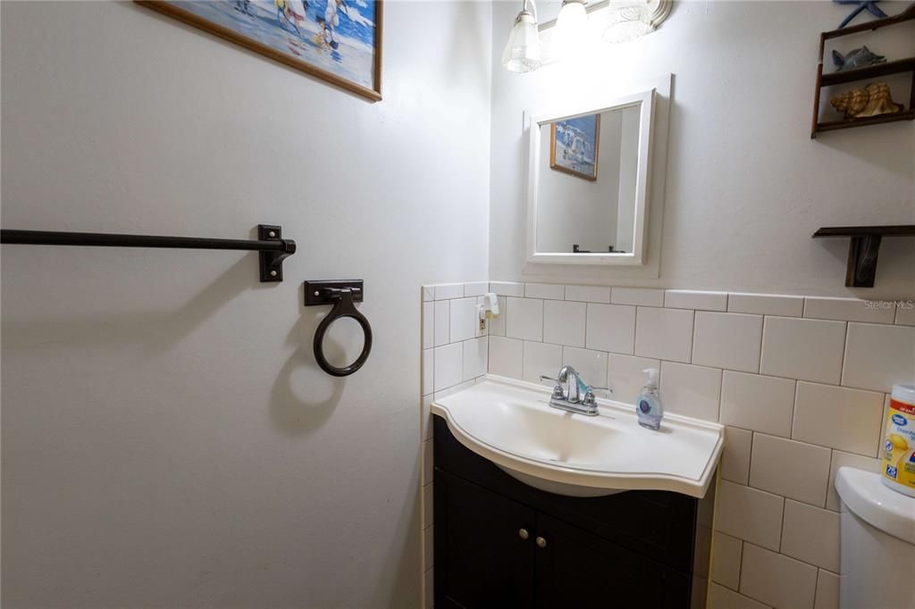 На продажу: $259,999 (2 спален, 2 ванн, 974 Квадратных фут)