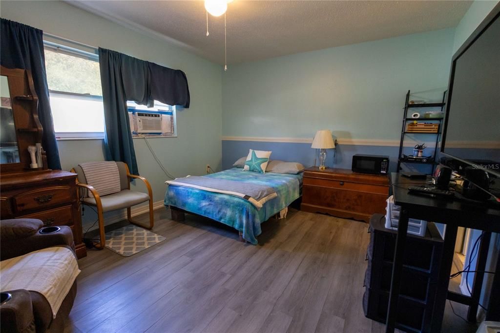 На продажу: $259,999 (2 спален, 2 ванн, 974 Квадратных фут)