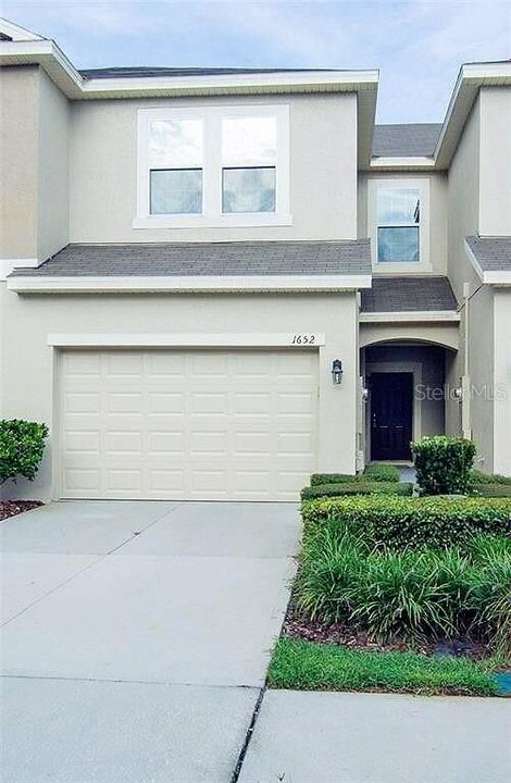 For Rent: $2,250 (3 beds, 2 baths, 1384 Square Feet)