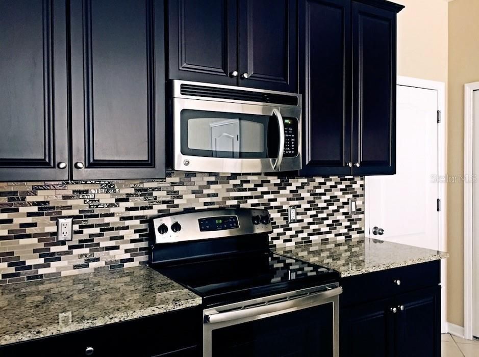 For Rent: $2,250 (3 beds, 2 baths, 1384 Square Feet)