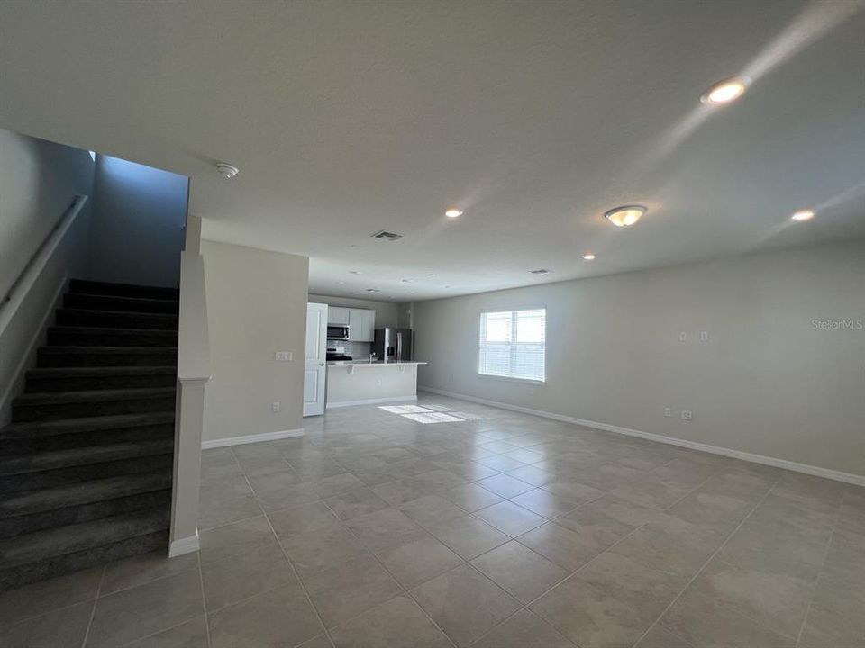 For Rent: $2,400 (3 beds, 2 baths, 1568 Square Feet)