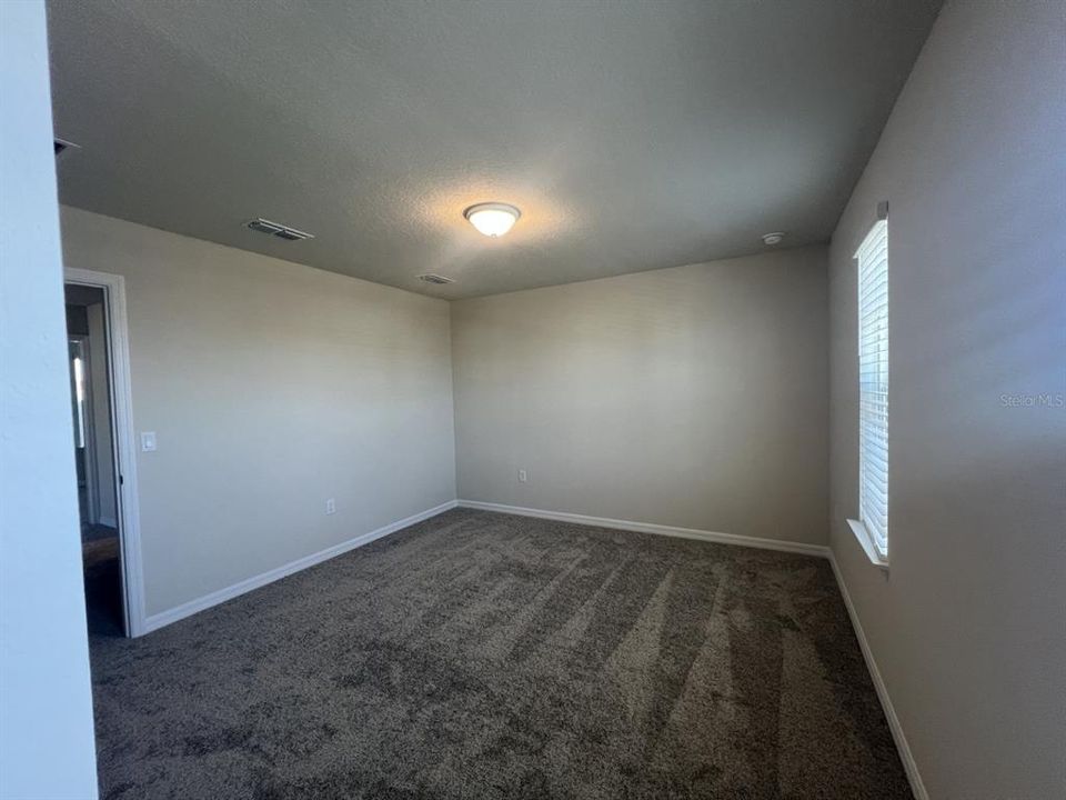For Rent: $2,400 (3 beds, 2 baths, 1568 Square Feet)