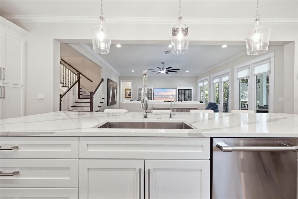 For Sale: $2,699,000 (5 beds, 4 baths, 4202 Square Feet)