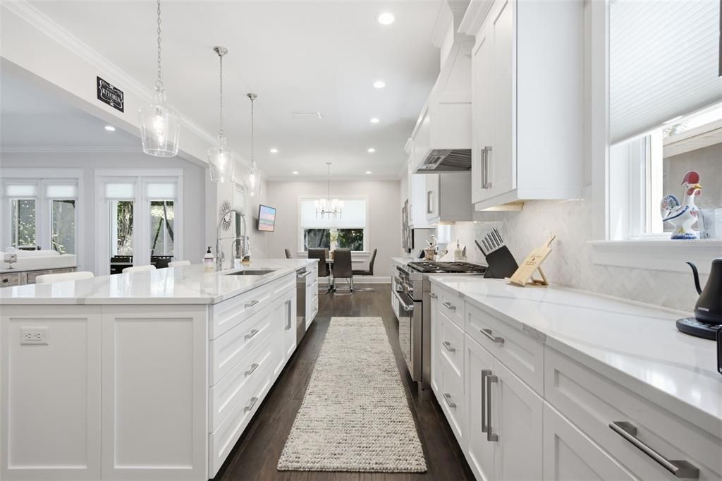 For Sale: $2,699,000 (5 beds, 4 baths, 4202 Square Feet)