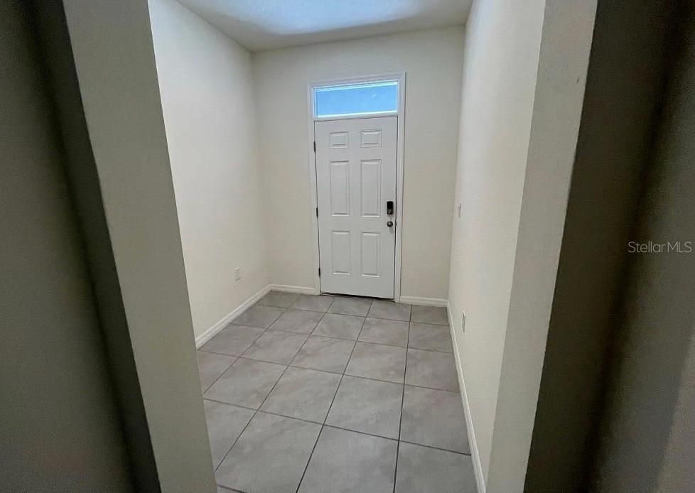 For Rent: $2,200 (3 beds, 2 baths, 1673 Square Feet)