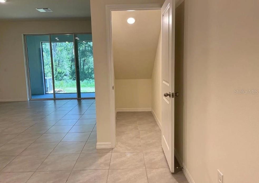For Rent: $2,200 (3 beds, 2 baths, 1673 Square Feet)