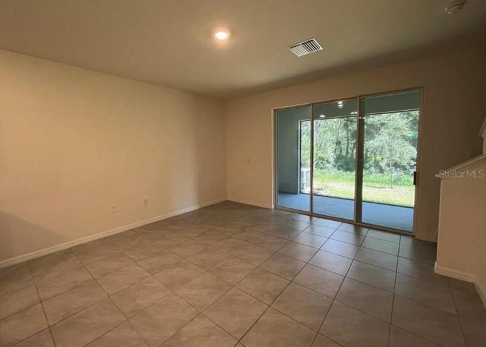 For Rent: $2,200 (3 beds, 2 baths, 1673 Square Feet)