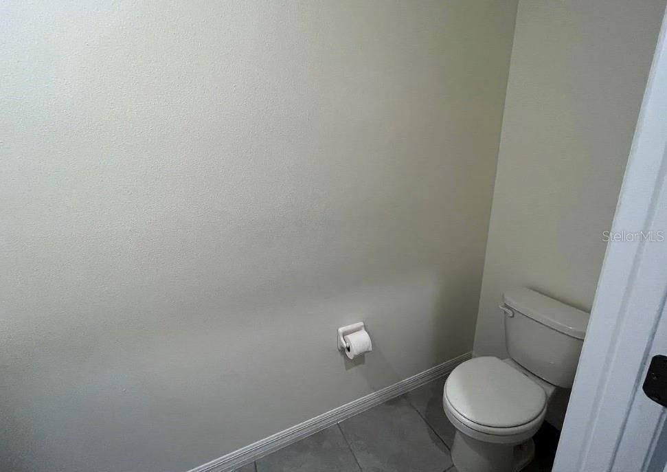 For Rent: $2,200 (3 beds, 2 baths, 1673 Square Feet)