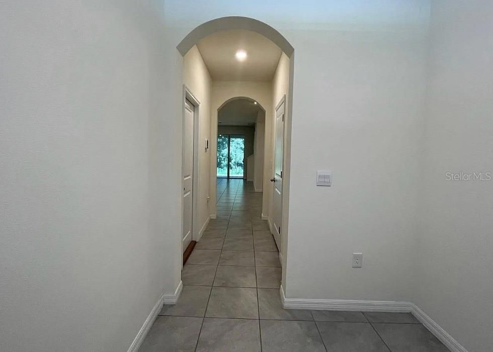 For Rent: $2,200 (3 beds, 2 baths, 1673 Square Feet)