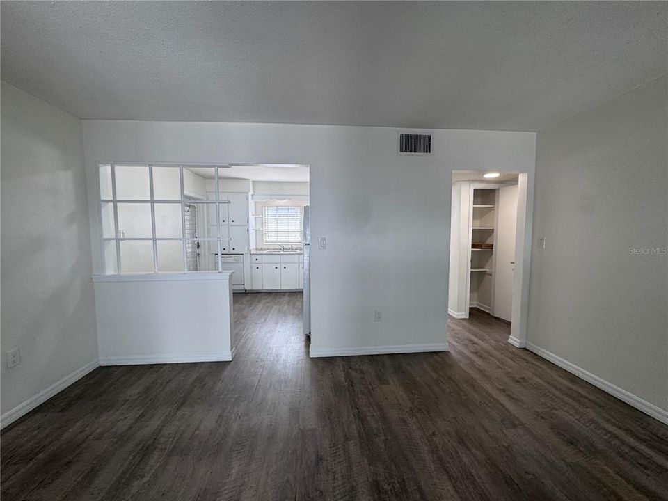 For Rent: $1,495 (2 beds, 1 baths, 849 Square Feet)