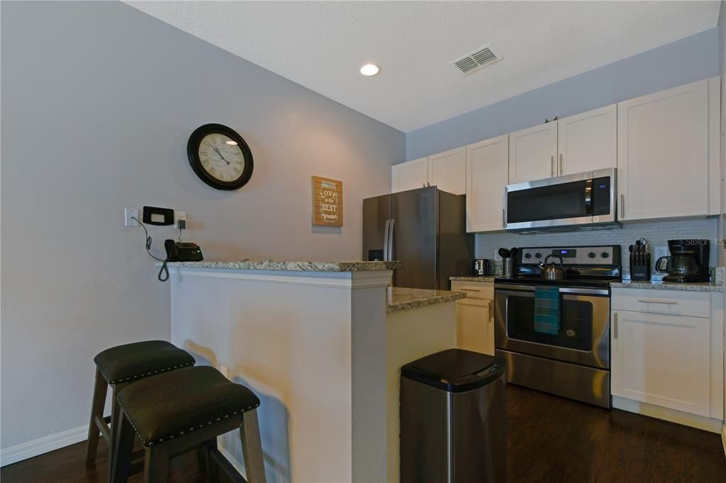 En Venta: $295,000 (3 camas, 2 baños, 1300 Pies cuadrados)