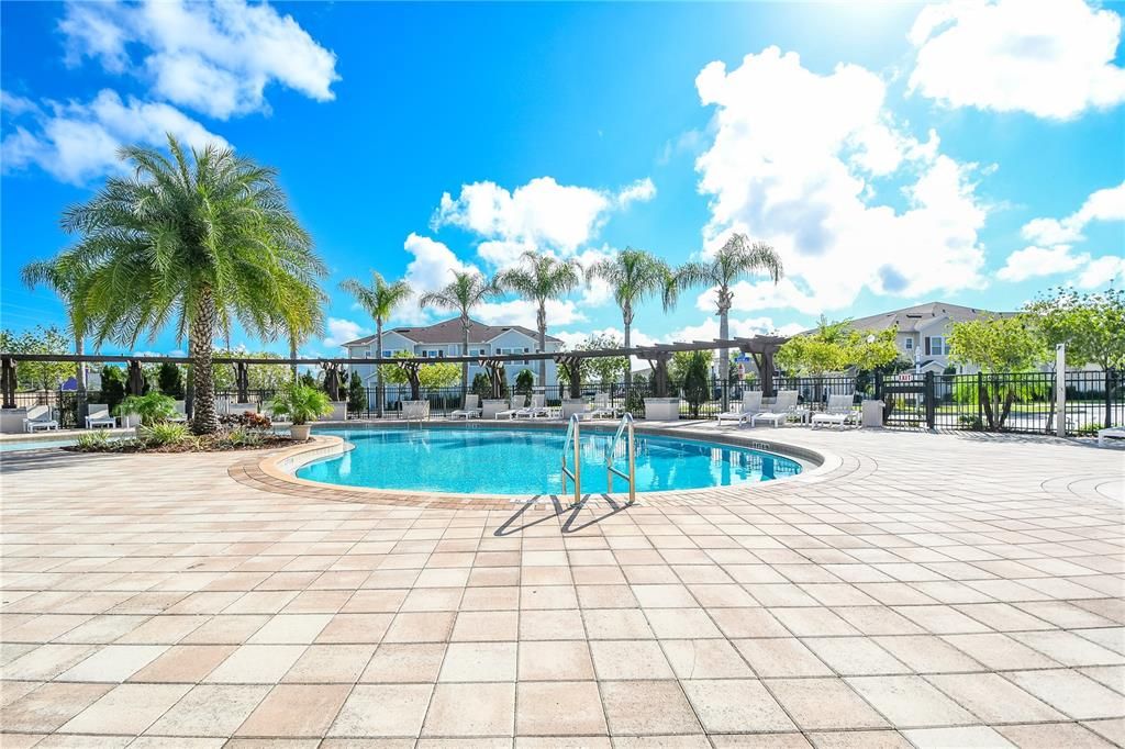 En Venta: $295,000 (3 camas, 2 baños, 1300 Pies cuadrados)