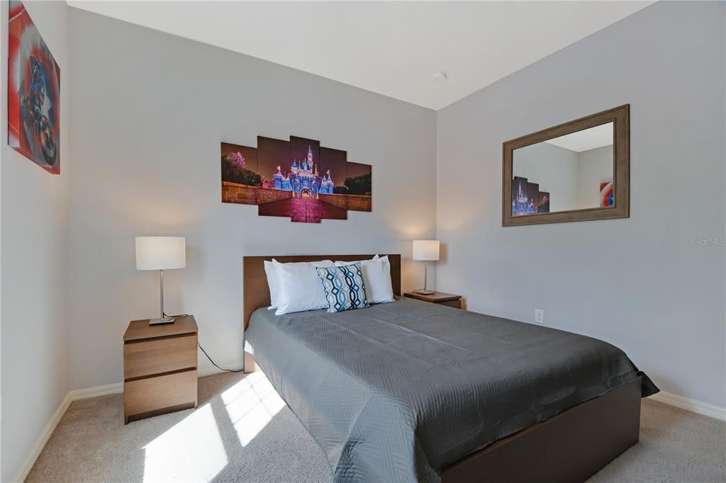 En Venta: $295,000 (3 camas, 2 baños, 1300 Pies cuadrados)