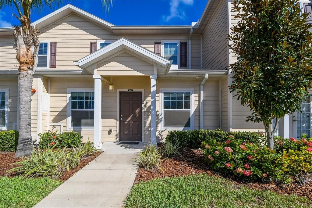 En Venta: $295,000 (3 camas, 2 baños, 1300 Pies cuadrados)