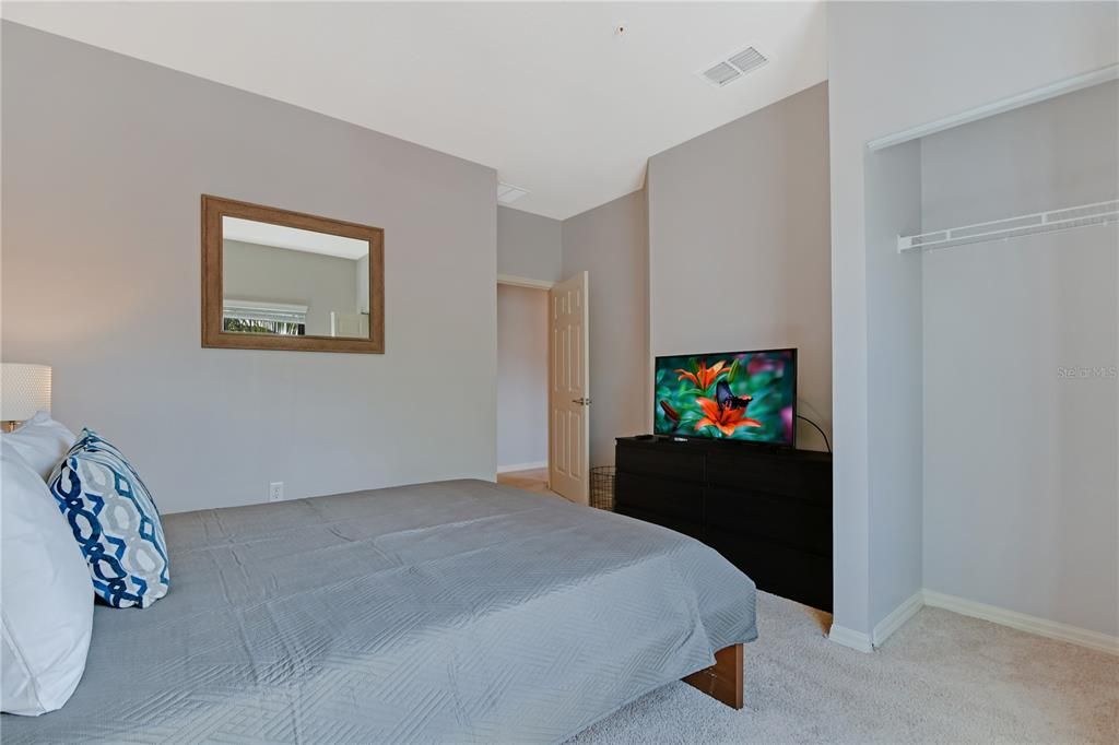 En Venta: $295,000 (3 camas, 2 baños, 1300 Pies cuadrados)