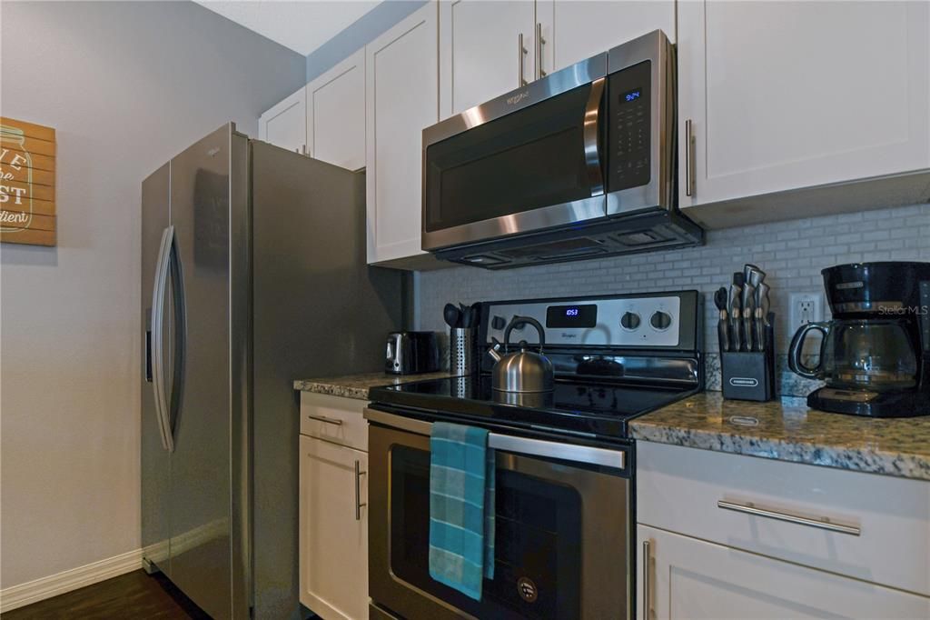En Venta: $295,000 (3 camas, 2 baños, 1300 Pies cuadrados)