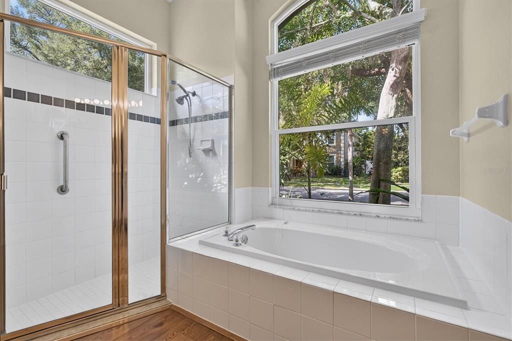For Sale: $575,000 (4 beds, 3 baths, 2381 Square Feet)