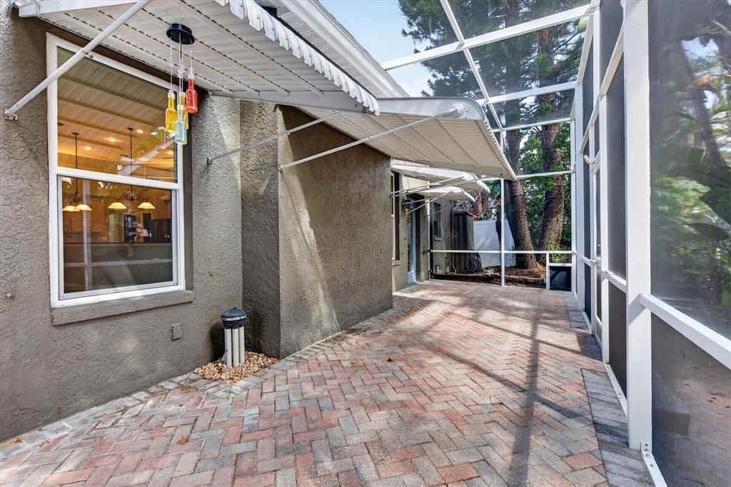 For Sale: $575,000 (4 beds, 3 baths, 2381 Square Feet)