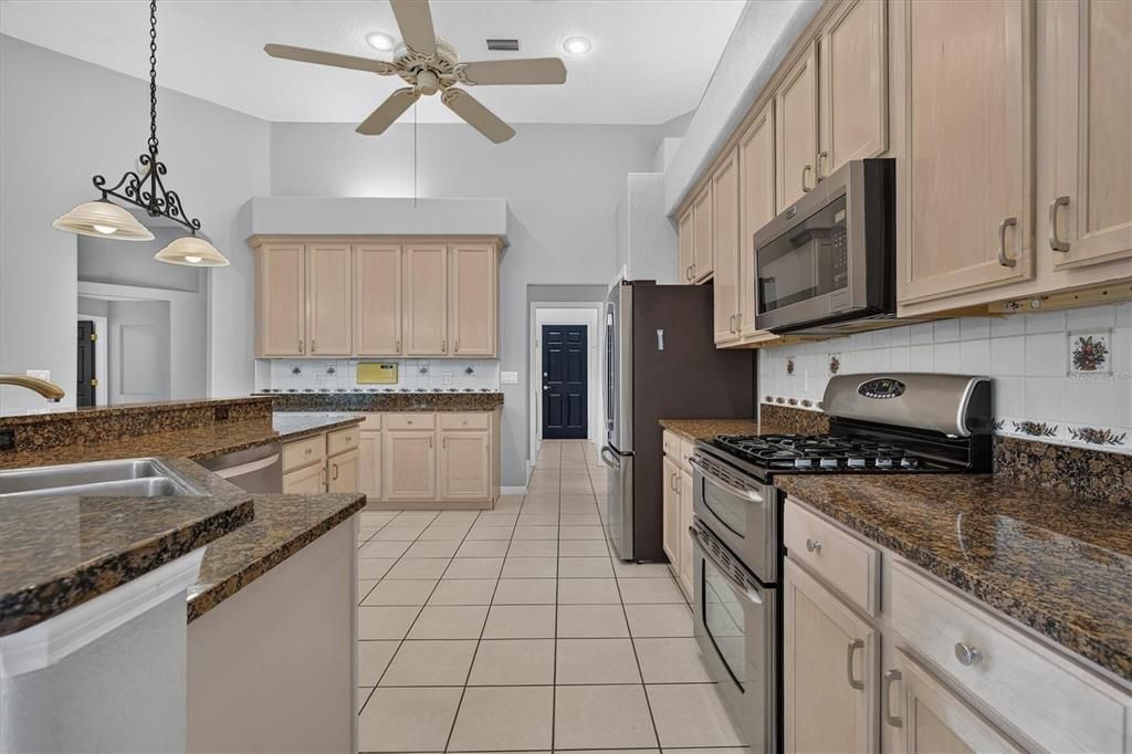 For Sale: $575,000 (4 beds, 3 baths, 2381 Square Feet)