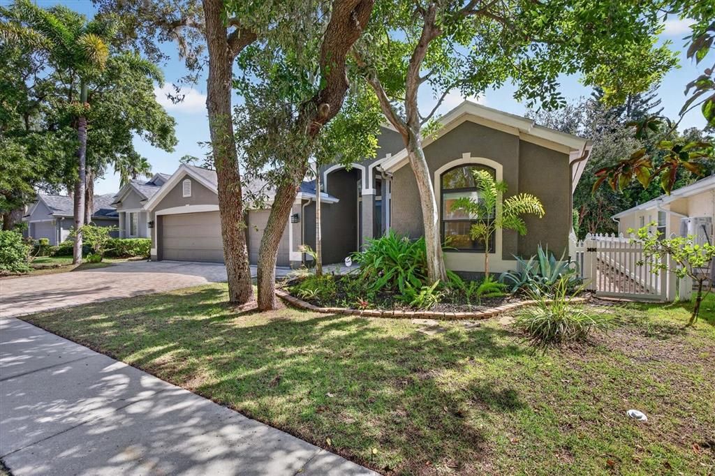 For Sale: $575,000 (4 beds, 3 baths, 2381 Square Feet)