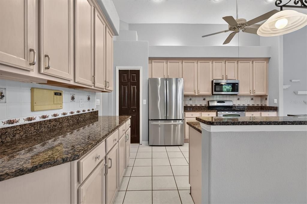 For Sale: $575,000 (4 beds, 3 baths, 2381 Square Feet)