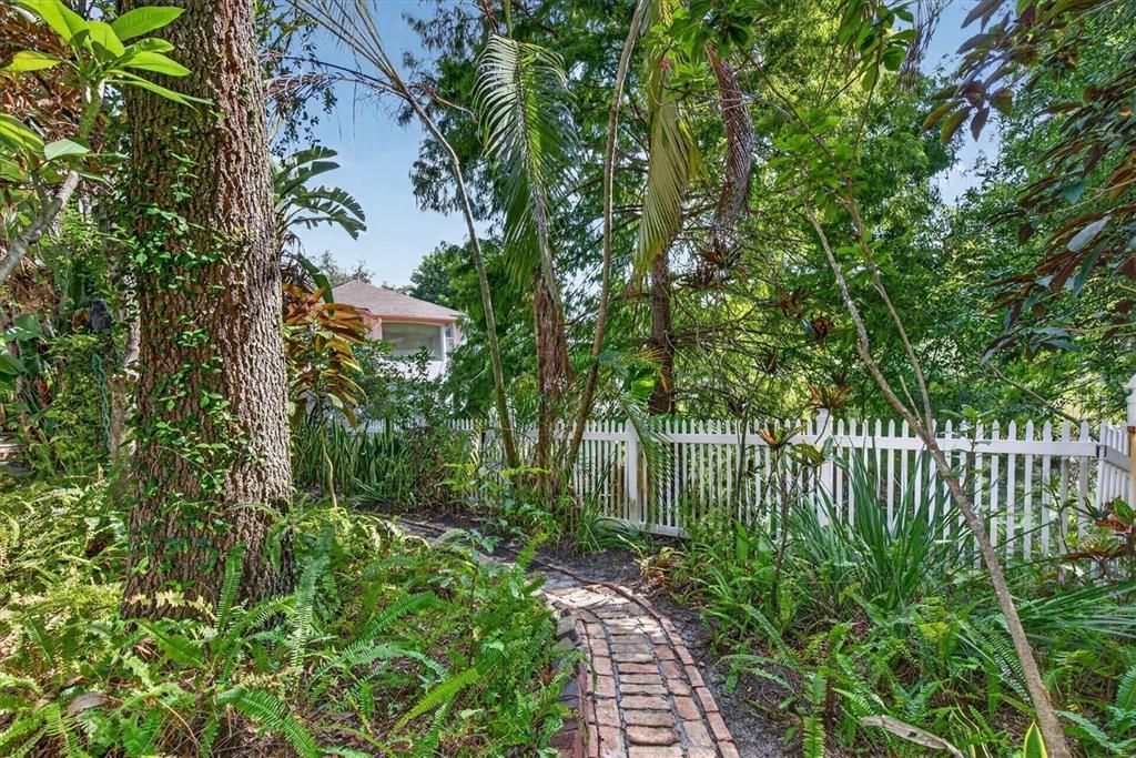 For Sale: $575,000 (4 beds, 3 baths, 2381 Square Feet)