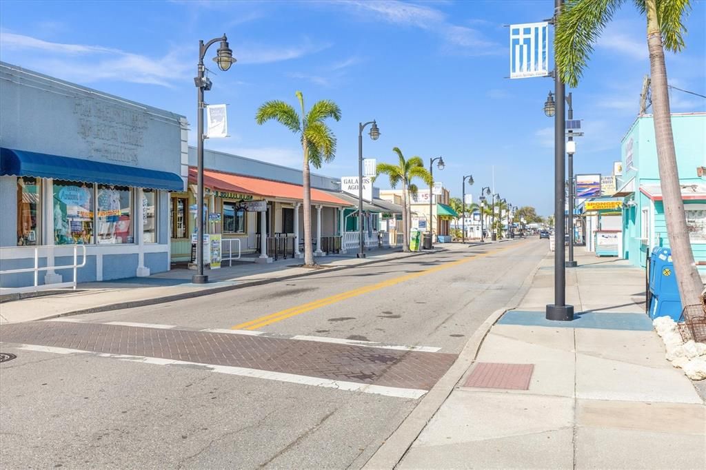 For Sale: $575,000 (4 beds, 3 baths, 2381 Square Feet)