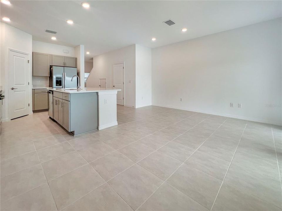 For Rent: $2,195 (3 beds, 2 baths, 1373 Square Feet)