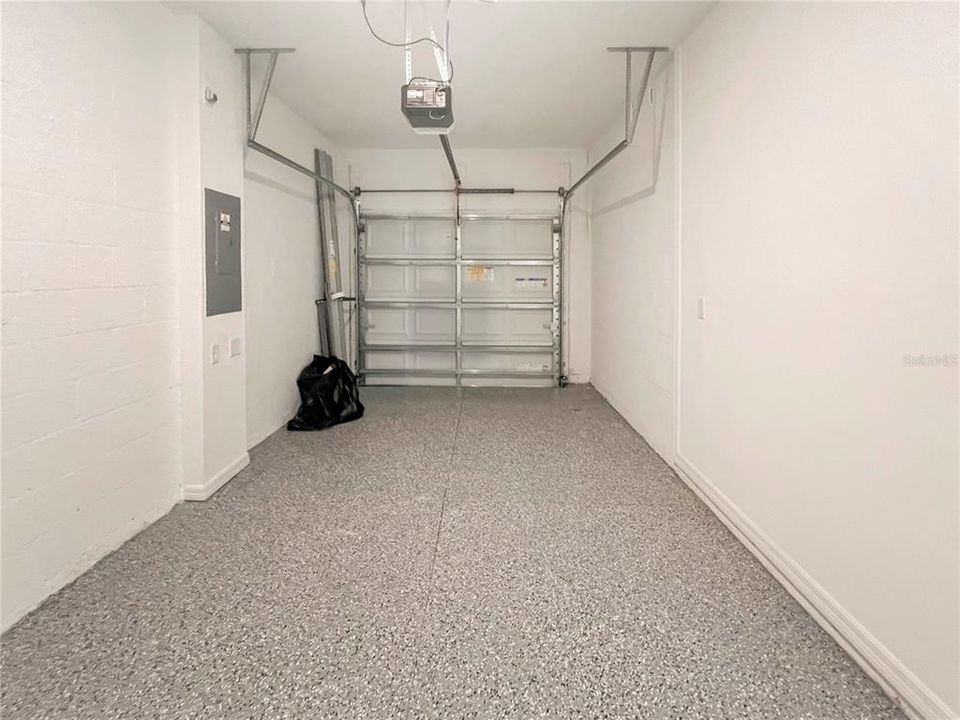 For Rent: $2,195 (3 beds, 2 baths, 1373 Square Feet)
