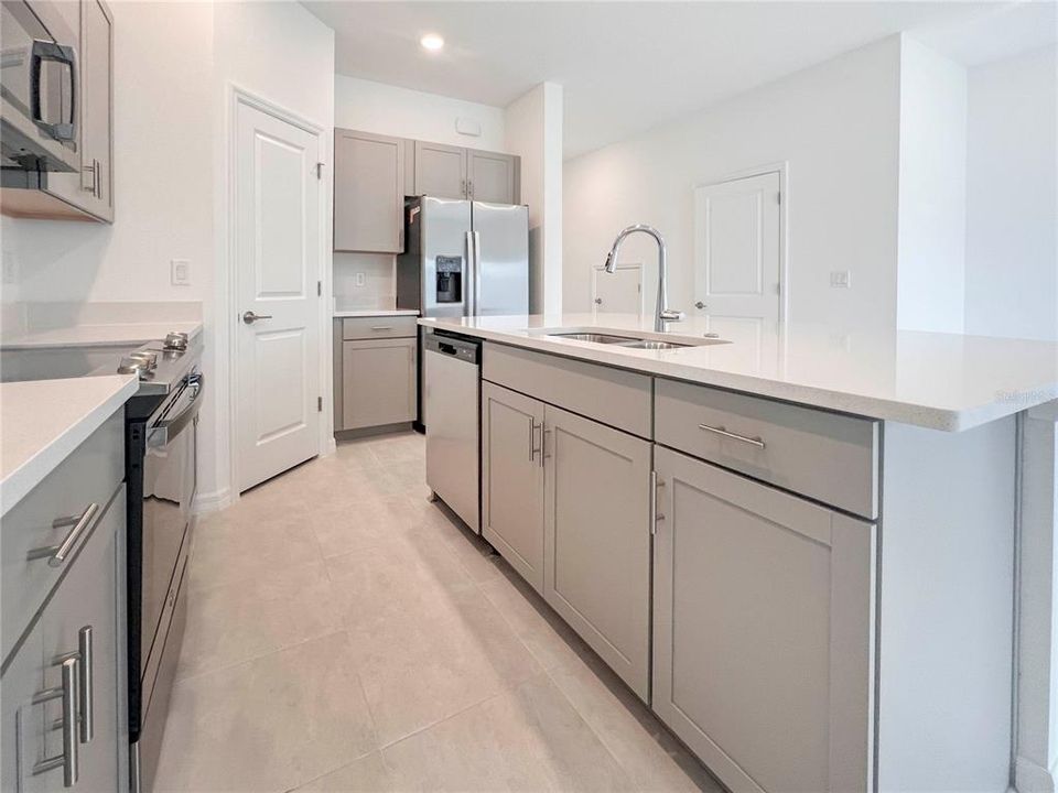 For Rent: $2,195 (3 beds, 2 baths, 1373 Square Feet)