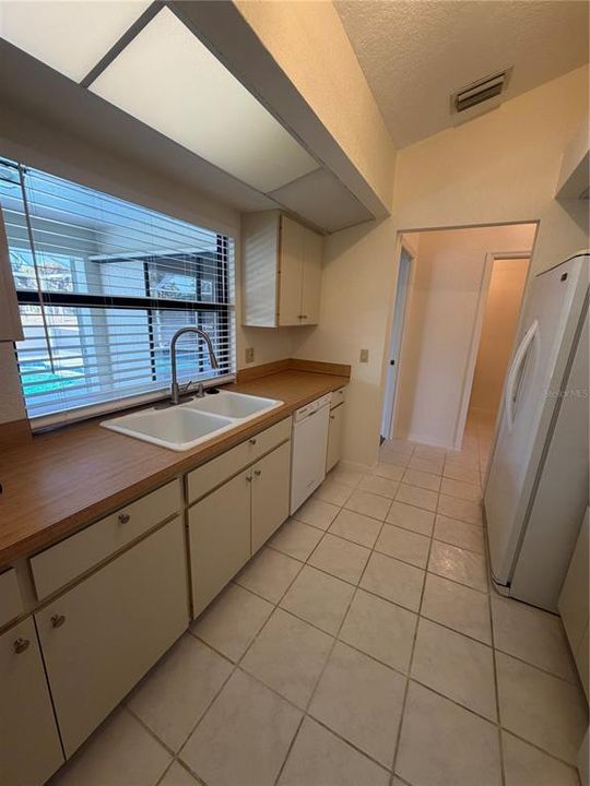 For Rent: $2,150 (3 beds, 2 baths, 1522 Square Feet)