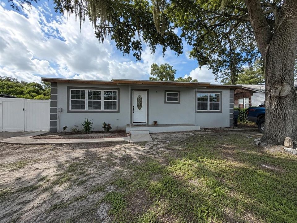 For Sale: $225,000 (3 beds, 1 baths, 960 Square Feet)
