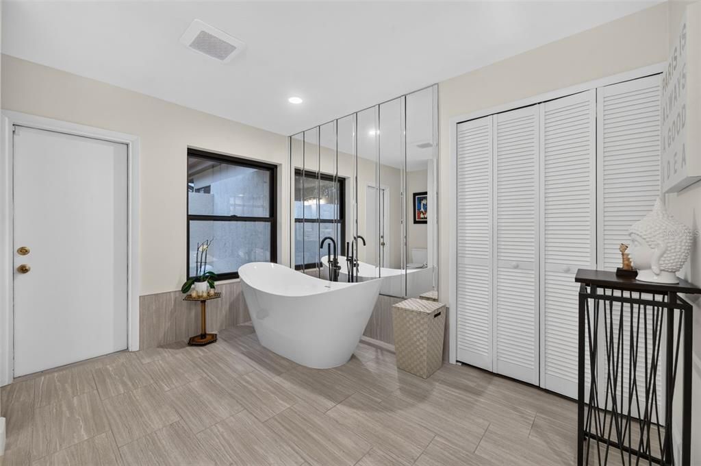 For Sale: $979,000 (4 beds, 3 baths, 2931 Square Feet)