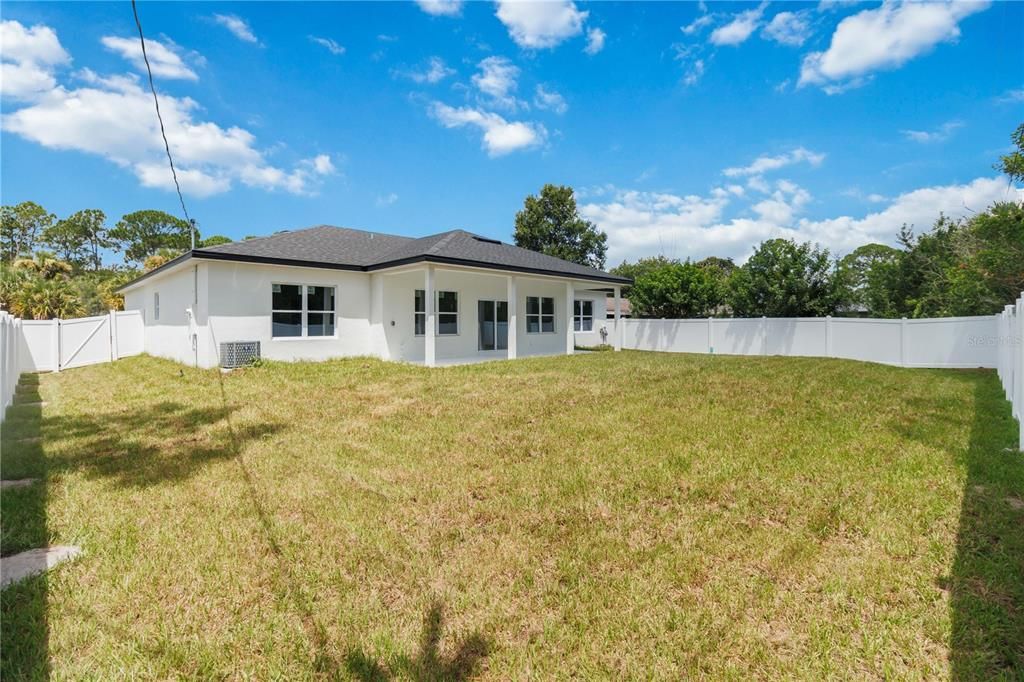 For Sale: $354,900 (4 beds, 3 baths, 1894 Square Feet)