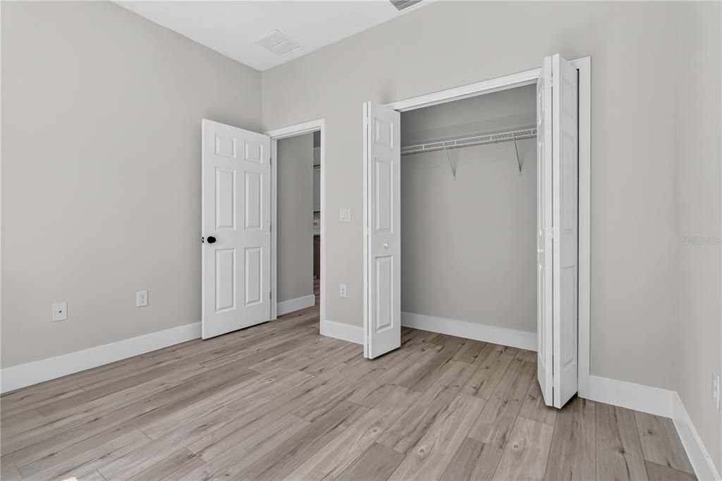 For Sale: $354,900 (4 beds, 3 baths, 1894 Square Feet)