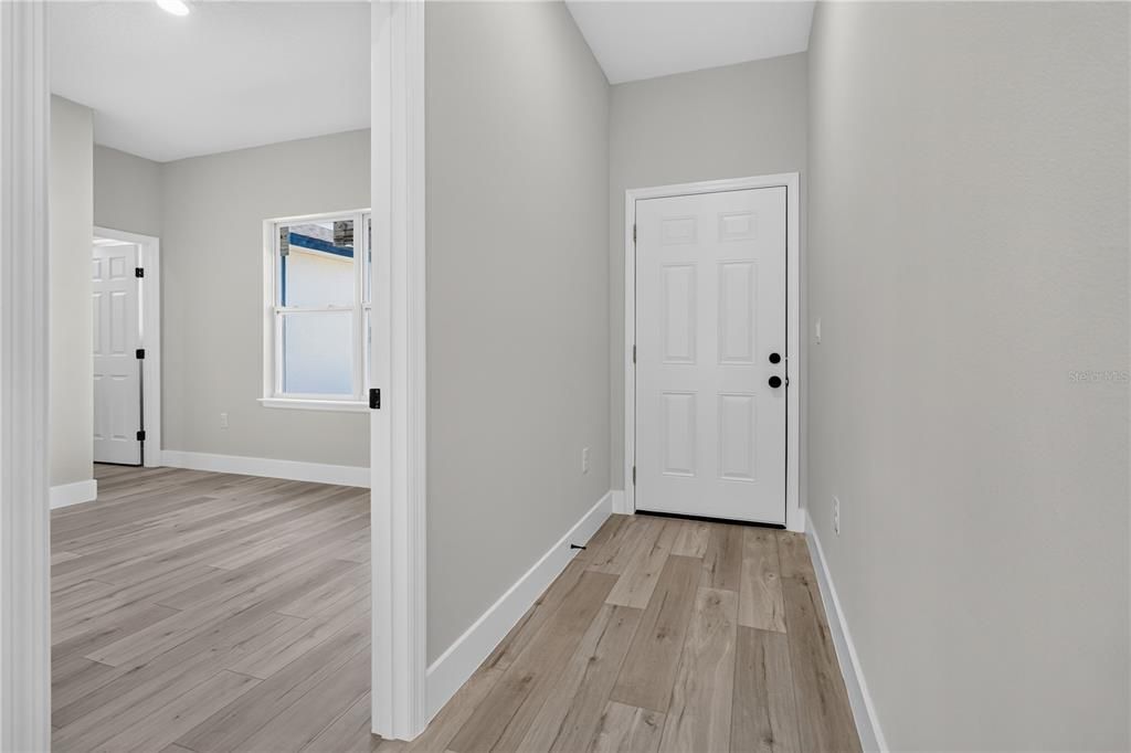For Sale: $354,900 (4 beds, 3 baths, 1894 Square Feet)