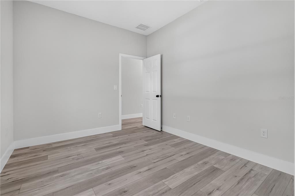 For Sale: $354,900 (4 beds, 3 baths, 1894 Square Feet)