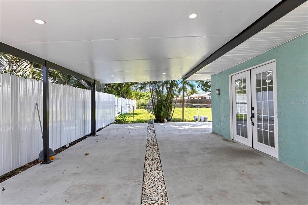 For Sale: $399,000 (3 beds, 2 baths, 1271 Square Feet)