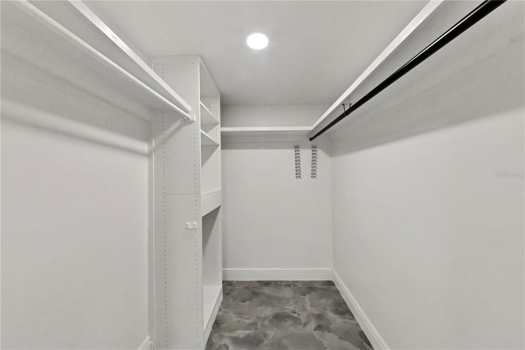 For Sale: $399,000 (3 beds, 2 baths, 1271 Square Feet)