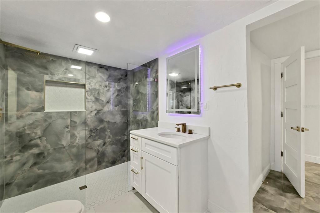 For Sale: $399,000 (3 beds, 2 baths, 1271 Square Feet)