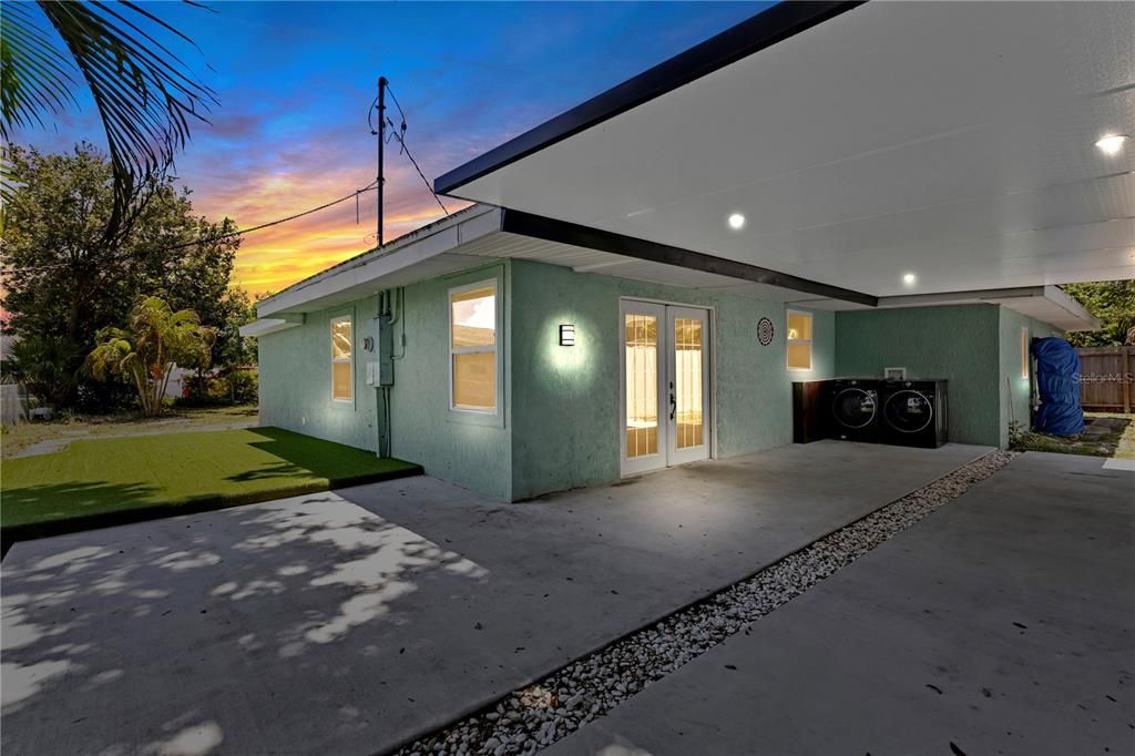 For Sale: $399,000 (3 beds, 2 baths, 1271 Square Feet)