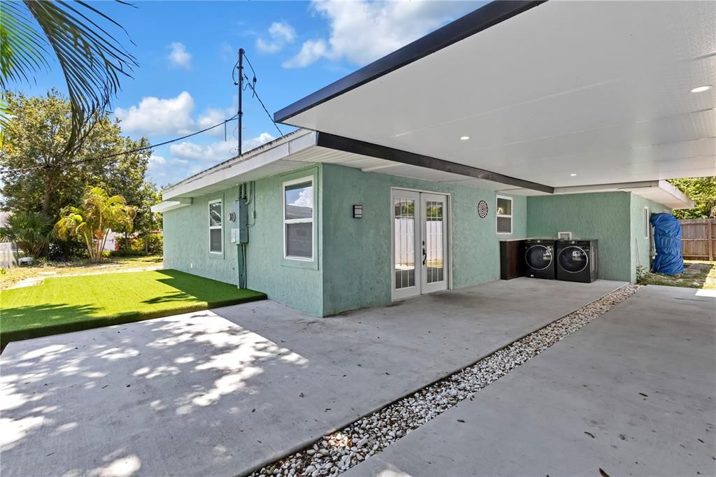 For Sale: $399,000 (3 beds, 2 baths, 1271 Square Feet)