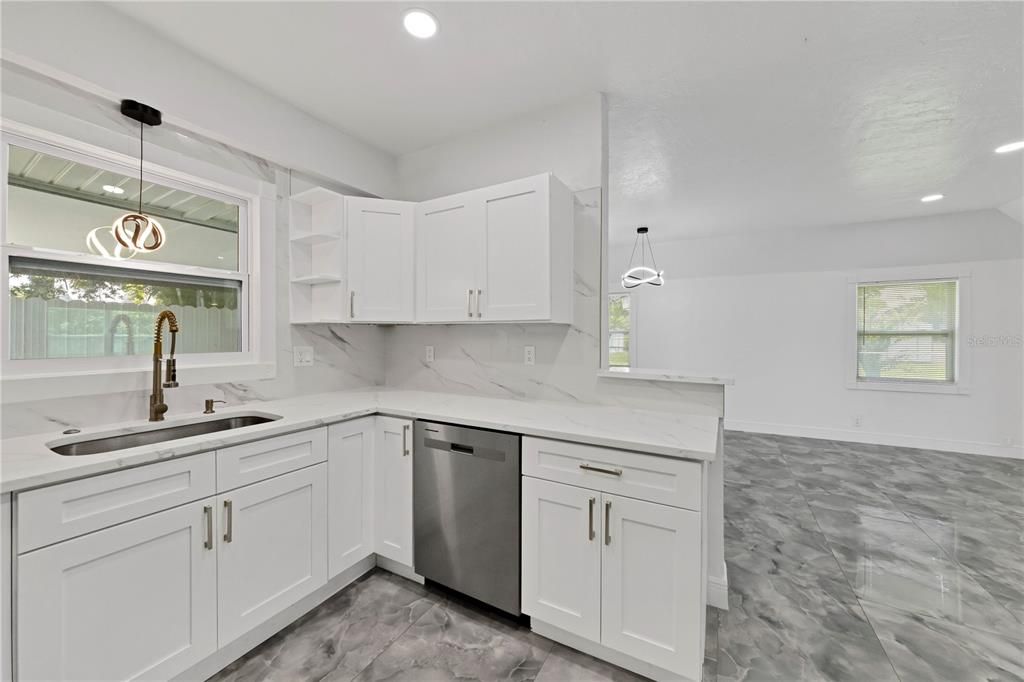 For Sale: $399,000 (3 beds, 2 baths, 1271 Square Feet)