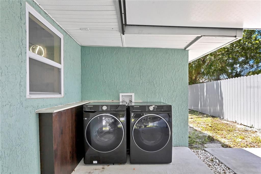 For Sale: $399,000 (3 beds, 2 baths, 1271 Square Feet)
