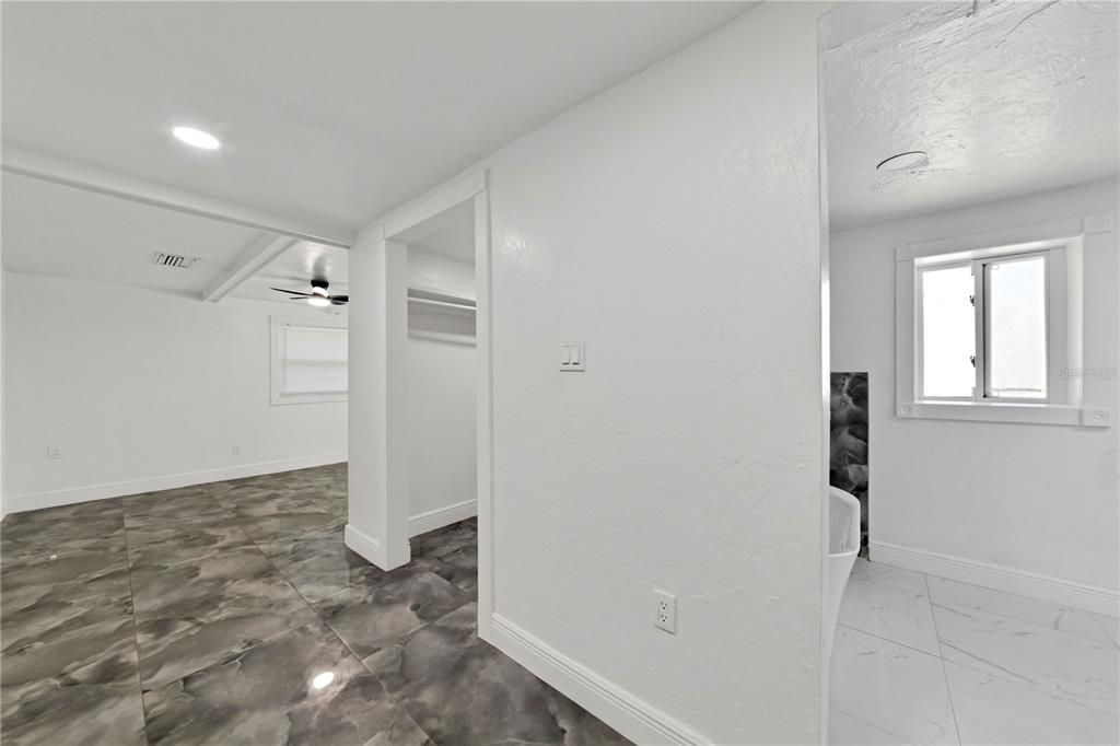 For Sale: $399,000 (3 beds, 2 baths, 1271 Square Feet)